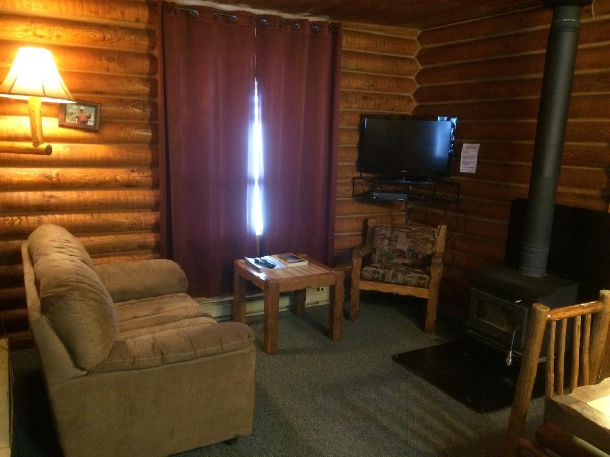 Bakers Narrows Lodge And Conference Center Flin Flon Exterior foto